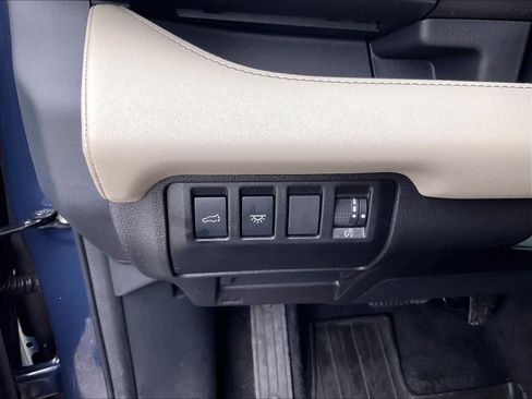 Used 2023 Subaru Ascent Limited w/ Technology Package image 28