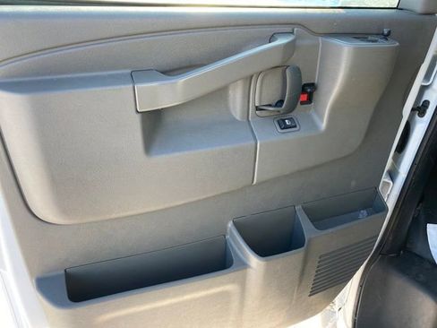 Used 2024 GMC Savana 2500 Extended w/ Driver Convenience Package image 13
