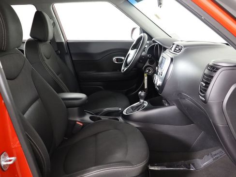 Used 2019 Kia Soul FWD image 18