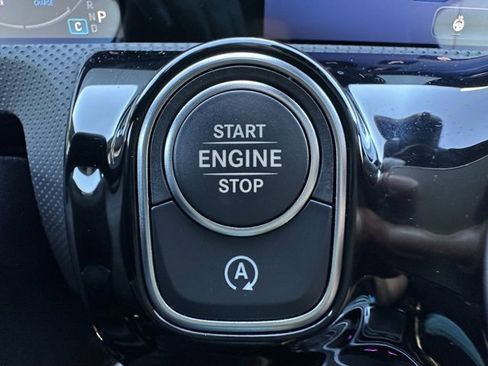 Used 2025 Mercedes-Benz CLA 250 4MATIC image 24