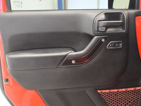 Used 2018 Jeep Wrangler Unlimited Rubicon AWD/4WD image 19