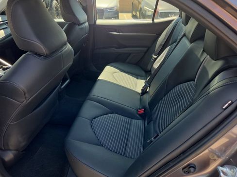 Used 2024 Toyota Camry SE FWD image 11