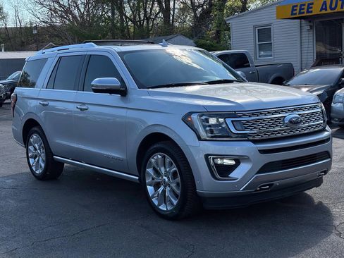 Used 2018 Ford Expedition Platinum image 2