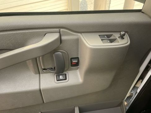 Used 2024 Chevrolet Express 3500 LT w/ LT Preferred Equipment Group RWD image 13