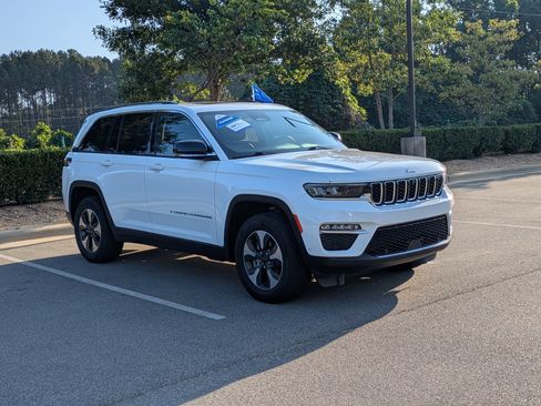 Used 2023 Jeep Grand Cherokee 4WD 4xe w/ Luxury Tech Group II image 2
