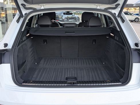 Used 2021 Audi e-tron Prestige w/ Prestige Package image 20