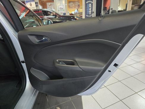 Used 2018 Chevrolet Cruze LS image 14