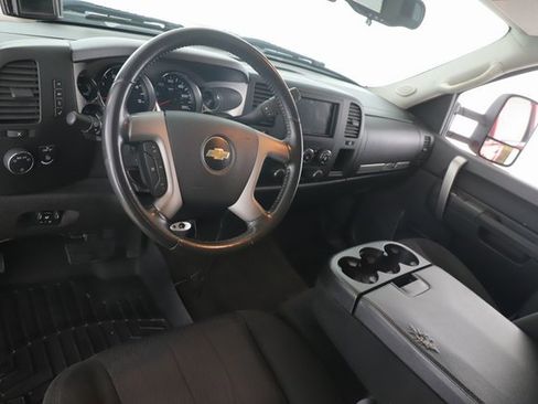 Used 2011 Chevrolet Silverado 2500 LT w/ Snow Plow Prep Package image 17