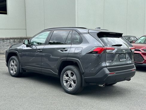 Used 2025 Toyota RAV4 XLE AWD/4WD image 3