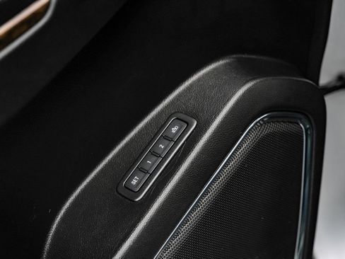 Used 2018 Chevrolet Suburban LT image 48