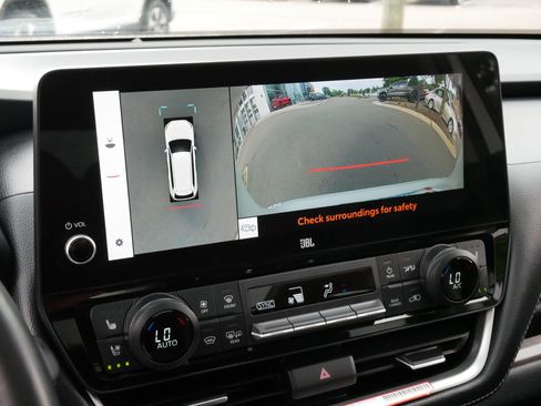 Used 2025 Toyota Grand Highlander AWD Hybrid image 33