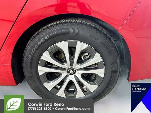 Used 2021 Toyota Prius Prime LE image 32