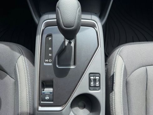 Used 2025 Subaru Crosstrek 2.0i Premium image 17