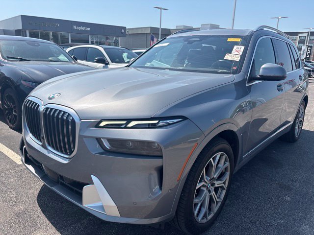 Used 2024 BMW X7 xDrive40i w/ Premium Package AWD/4WD image 14
