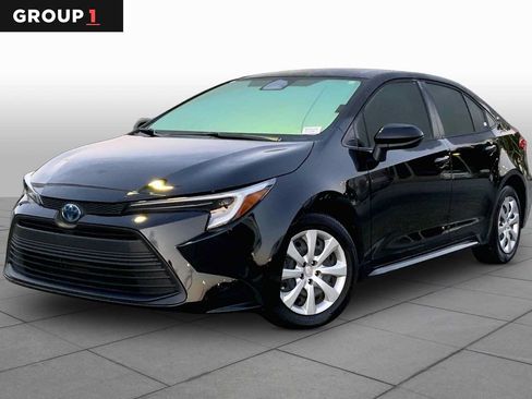 Used 2024 Toyota Corolla LE FWD image 1