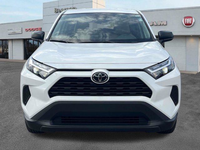 Used 2024 Toyota RAV4 LE AWD/4WD image 2