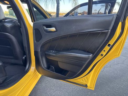 Used 2017 Dodge Charger R/T image 32