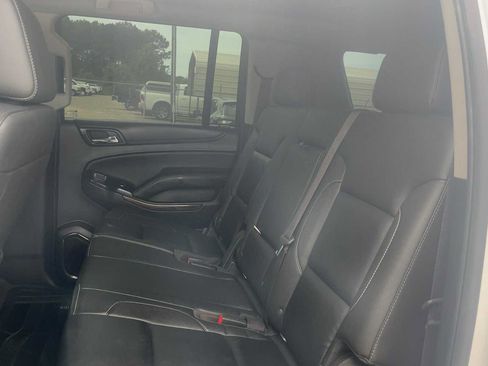 Used 2020 Chevrolet Suburban LT RWD image 31