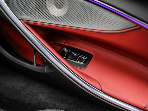 Used 2024 McLaren Artura RWD image 82