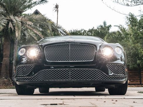 Used 2017 Bentley Continental GT image 23