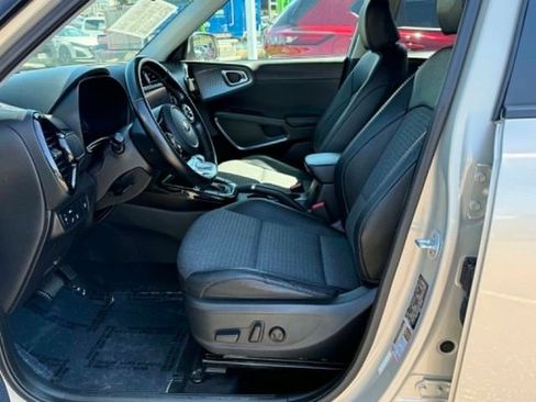Used 2020 Kia Soul EX FWD image 10