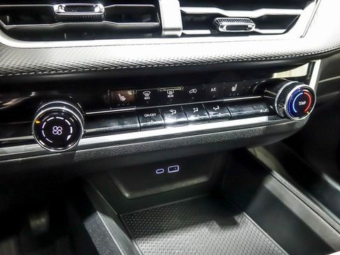 New 2026 Chevrolet Equinox LT w/ LPO, Floor Liner Package image 18