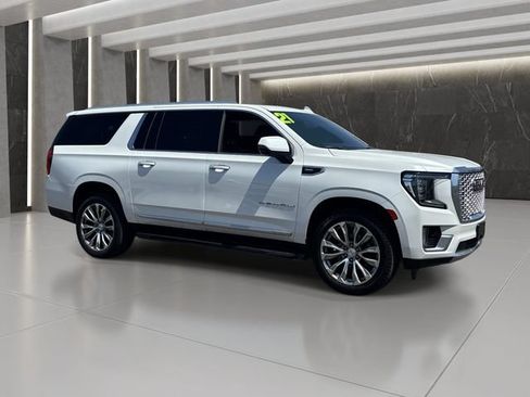 Used 2021 GMC Yukon XL Denali AWD/4WD image 8