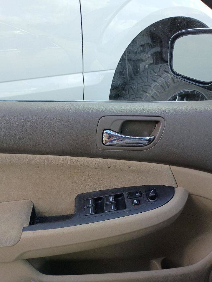 Used 2003 Honda Accord LX image 11