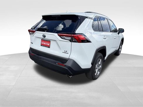 Used 2023 Toyota RAV4 LE AWD/4WD image 7