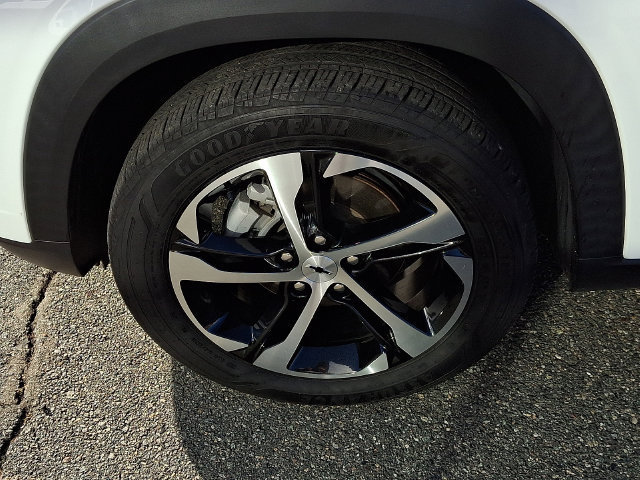 Used 2024 Chevrolet Trax RS w/ Sunroof Package FWD image 15