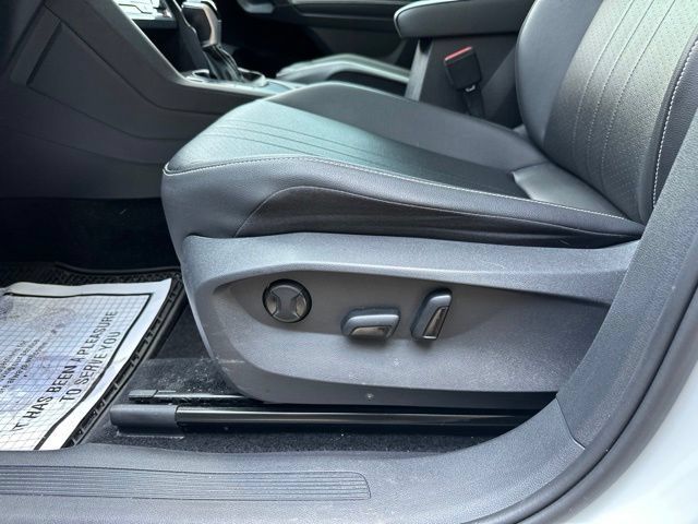 Used 2022 Volkswagen Tiguan SE FWD image 21