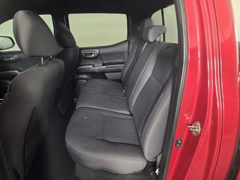 Used 2018 Toyota Tacoma TRD Off-Road AWD/4WD image 22