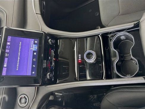 Used 2023 Jeep Grand Cherokee L Laredo image 13