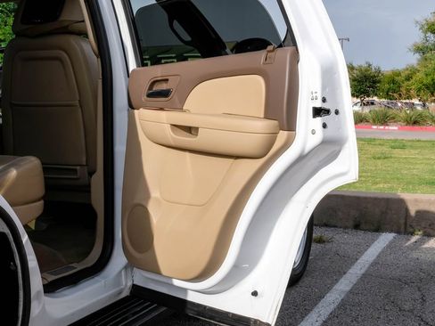 Used 2011 Chevrolet Tahoe LTZ RWD image 47