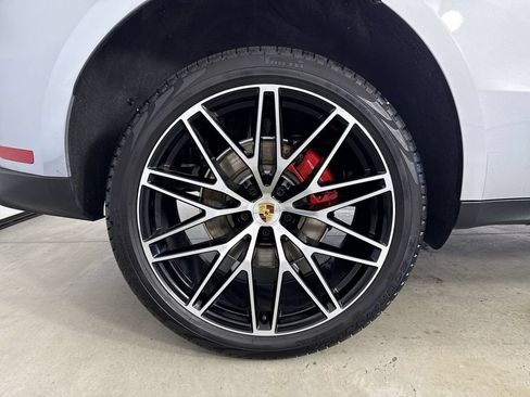 Certified 2026 Porsche Macan S AWD/4WD image 16