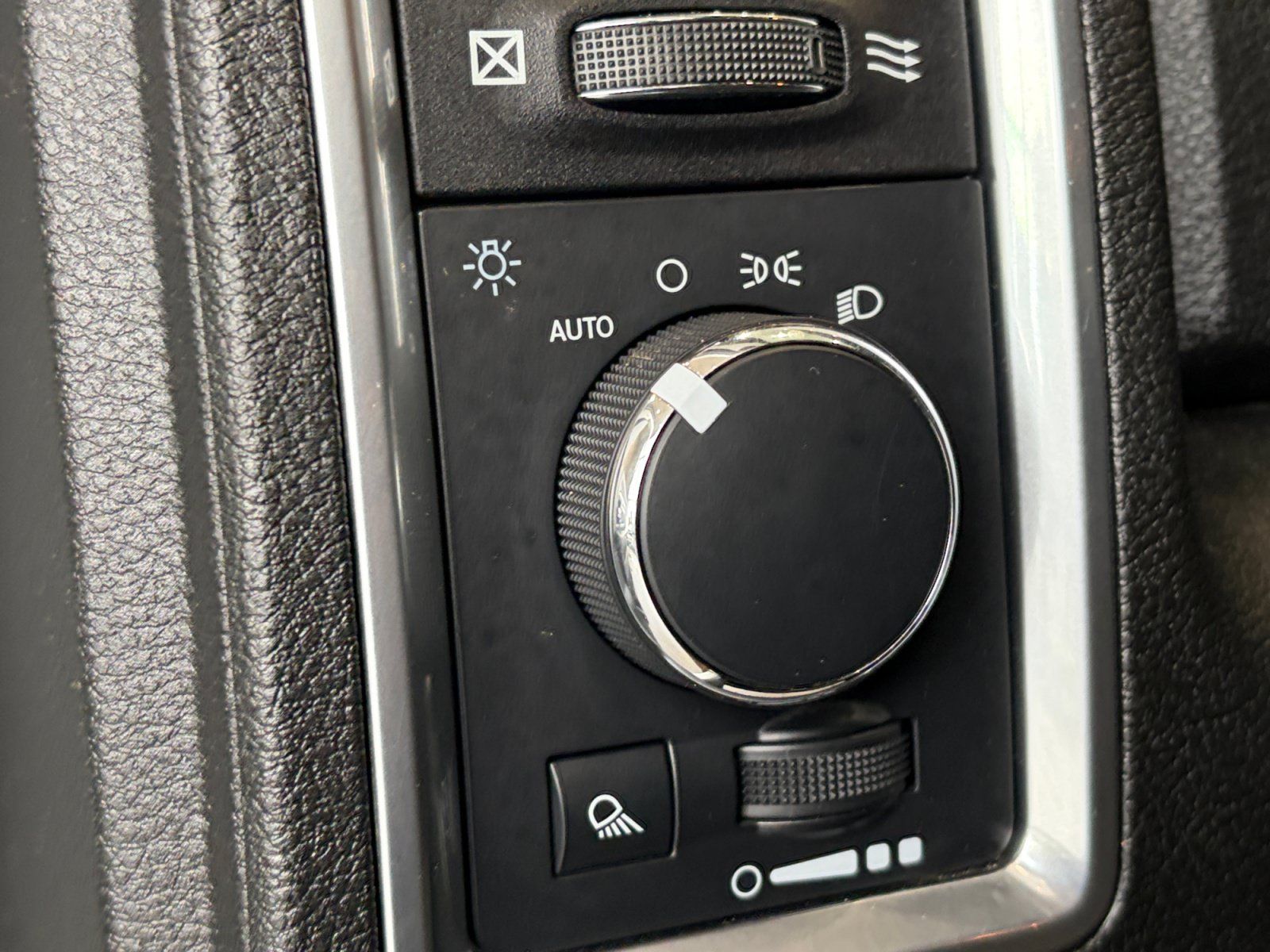 Used 2022 RAM 1500 Classic SLT w/ Electronics Group AWD/4WD image 24