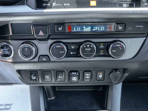 Used 2019 Toyota Tacoma TRD Off-Road AWD/4WD image 15