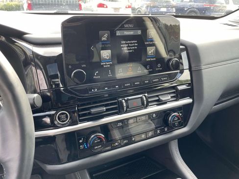 Used 2024 Nissan Pathfinder Platinum w/ Cargo Package image 24