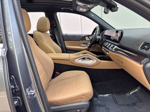 Used 2024 Mercedes-Benz GLS 450 4MATIC image 16