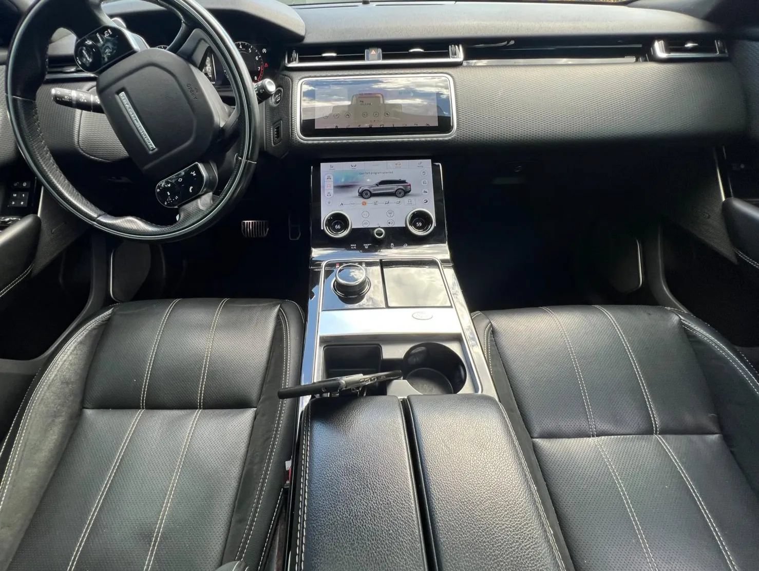 Used 2018 Land Rover Range Rover Velar R-Dynamic SE AWD/4WD image 14