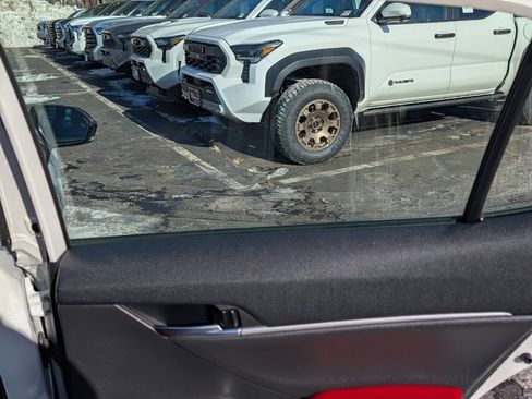 Certified 2022 Toyota Camry XSE w/ Navigation Package image 17