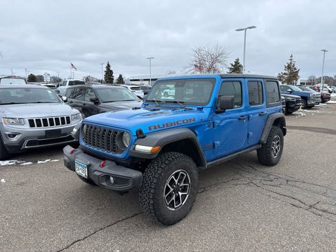 Used 2024 Jeep Wrangler Unlimited Rubicon w/ Technology Group image 3