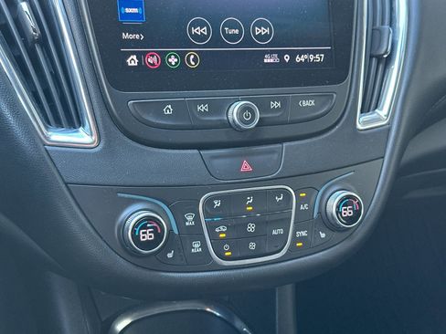 Used 2019 Chevrolet Malibu LT w/ Leather Package image 18