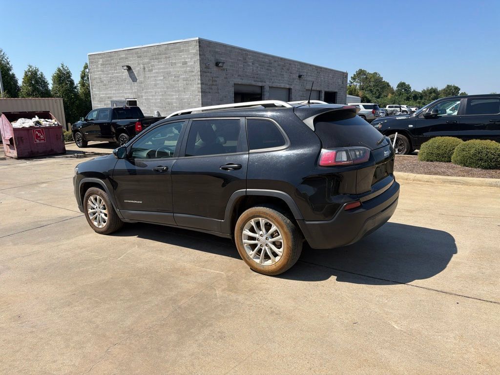 Used 2021 Jeep Cherokee Latitude FWD image 10