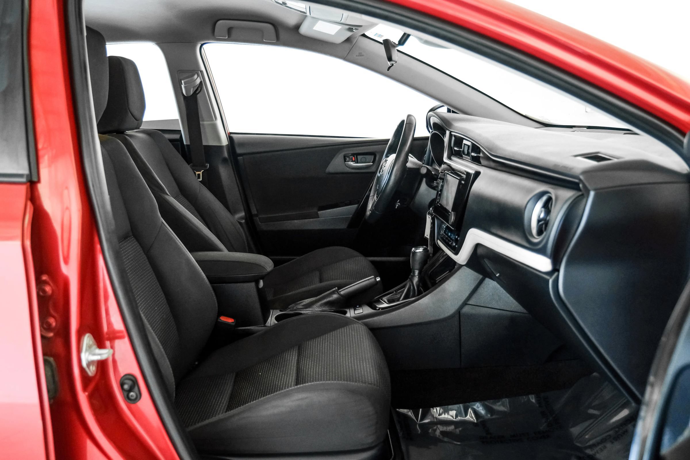 Used 2018 Toyota Corolla iM FWD image 28