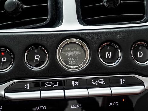 Used 2019 Aston Martin DB11 Volante image 30