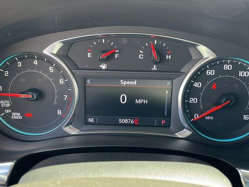 Used 2023 Chevrolet Traverse LT FWD image 14