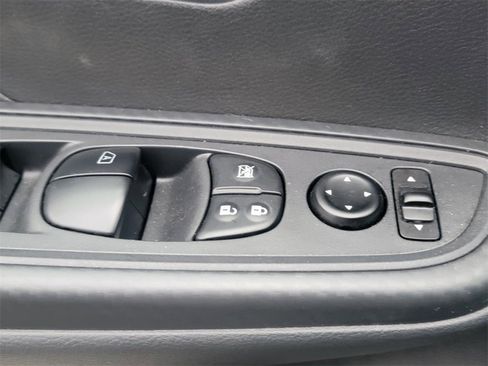 Certified 2025 Nissan Versa SV w/ Trunk Package image 22