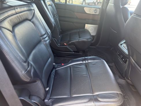 Used 2021 Lincoln Navigator Reserve image 23