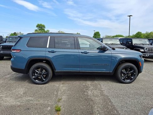 New 2026 Jeep Grand Cherokee L Limited AWD/4WD image 8